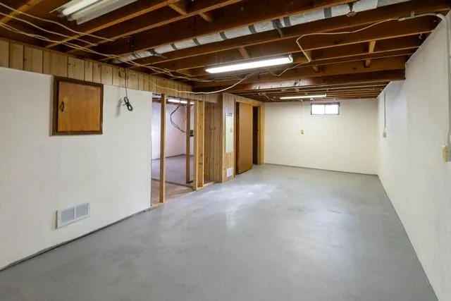 $479,900 | 1305 93rd Avenue, Somers, WI 53144