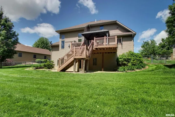 $479,000 | 2734 Parkwood Drive, Quincy, IL 62305