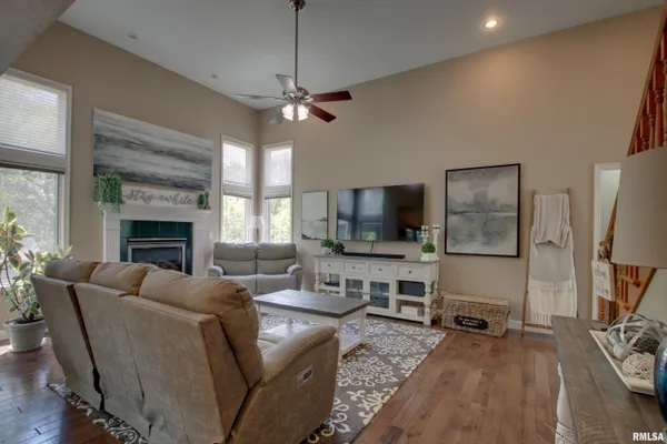 $479,000 | 2734 Parkwood Drive, Quincy, IL 62305
