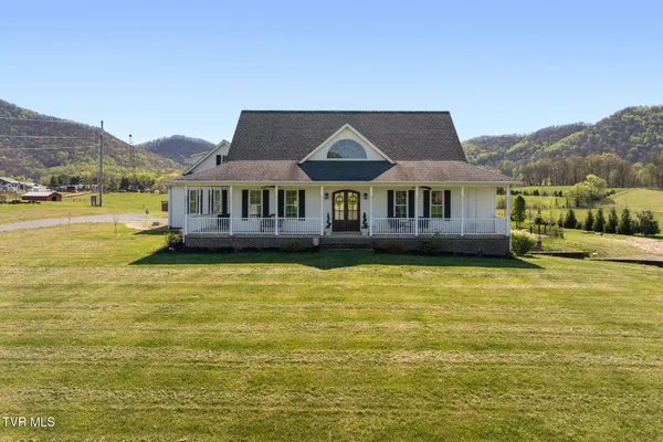 $899,800 | 322 Arrowood Road, Jonesborough, TN 37659