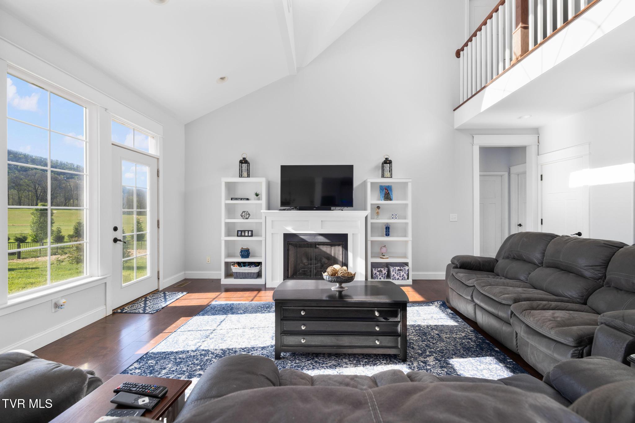 322 Arrowood Road Jonesborough, TN 37659 - Photo 13 of 58 Living room