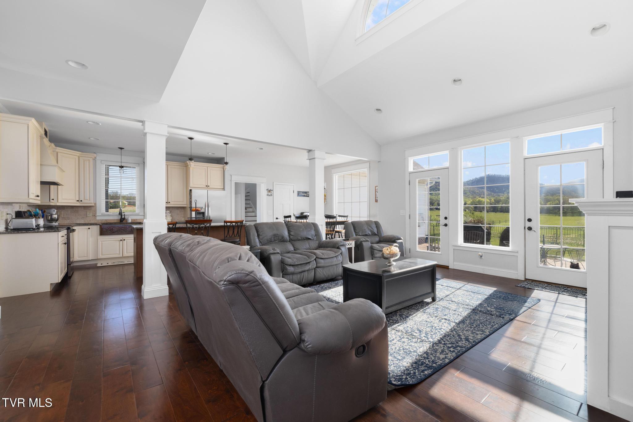 322 Arrowood Road Jonesborough, TN 37659 - Photo 14 of 58 Living room into kitchen