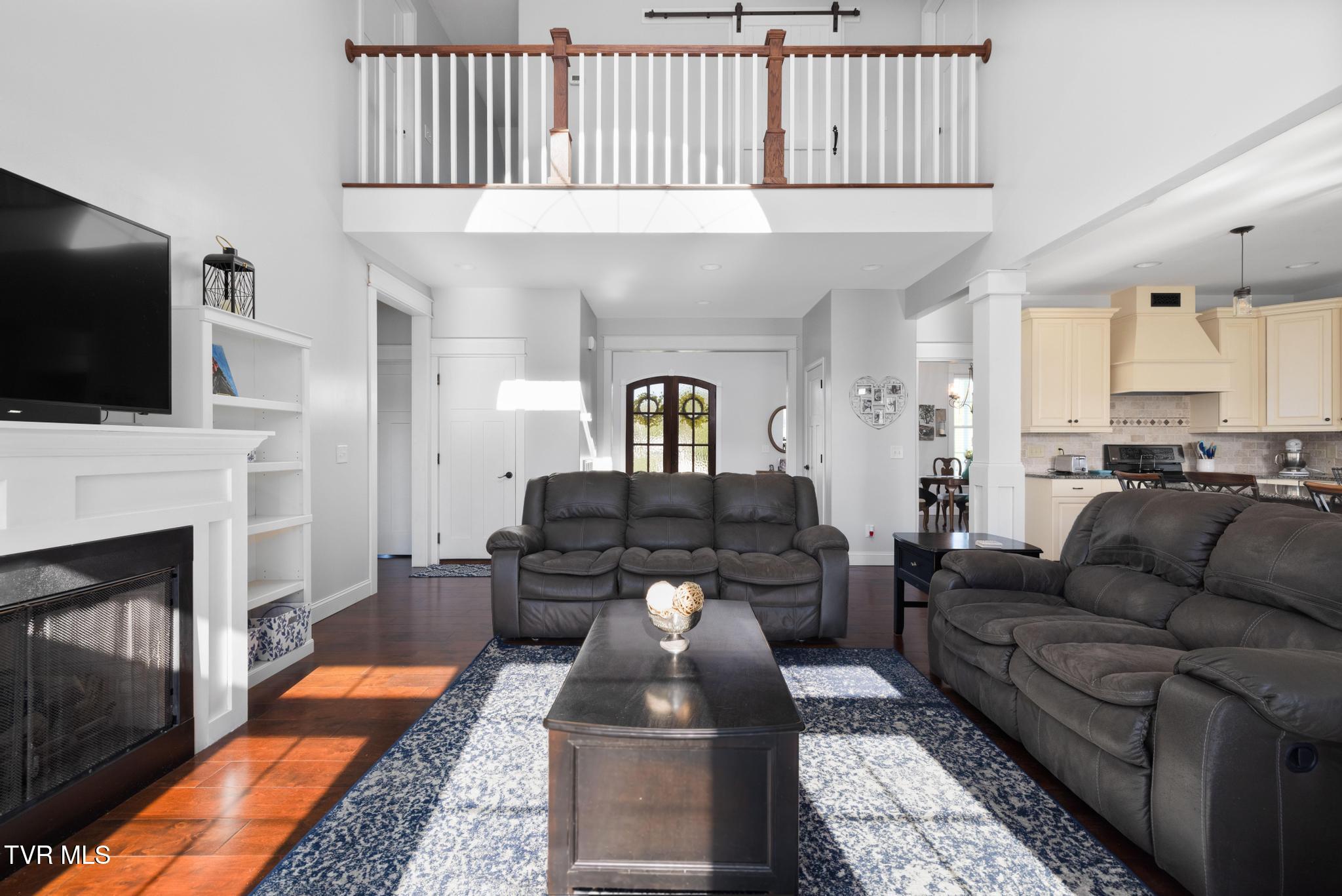 322 Arrowood Road Jonesborough, TN 37659 - Photo 15 of 58 Living room