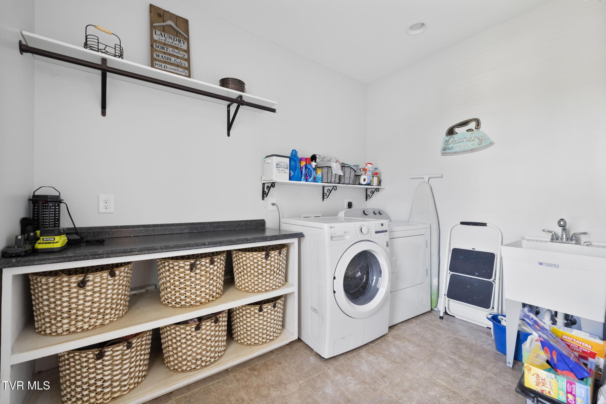 322 Arrowood Road Jonesborough, TN 37659 - Photo 24 of 58 Laundry room