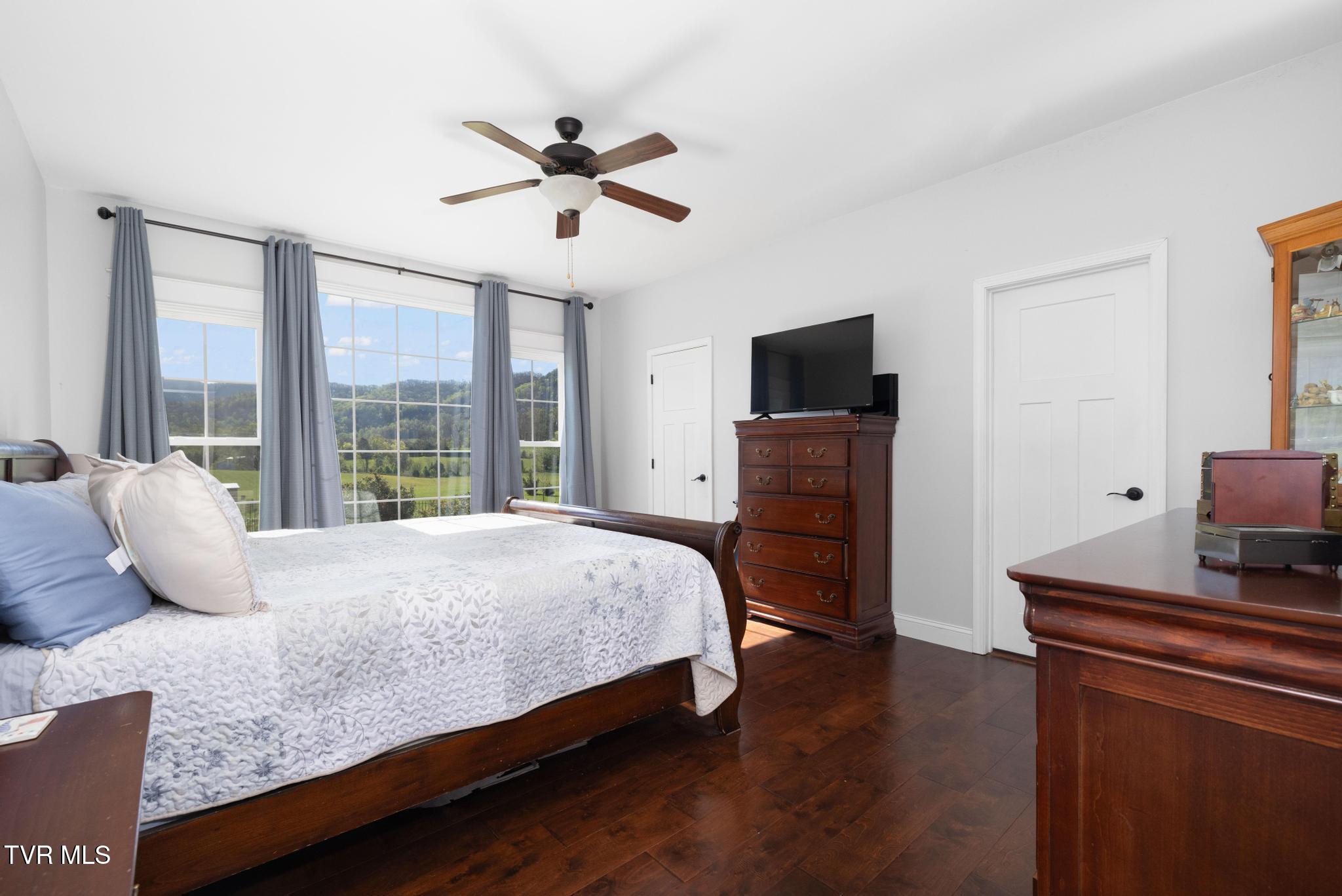 322 Arrowood Road Jonesborough, TN 37659 - Photo 27 of 58 Primary bedroom