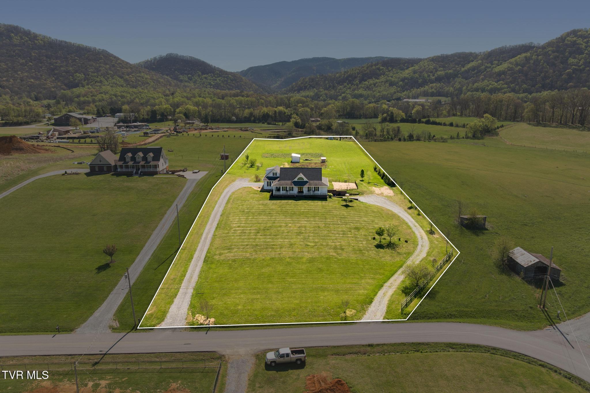 322 Arrowood Road Jonesborough, TN 37659 - Photo 3 of 58 Home with 5 acres