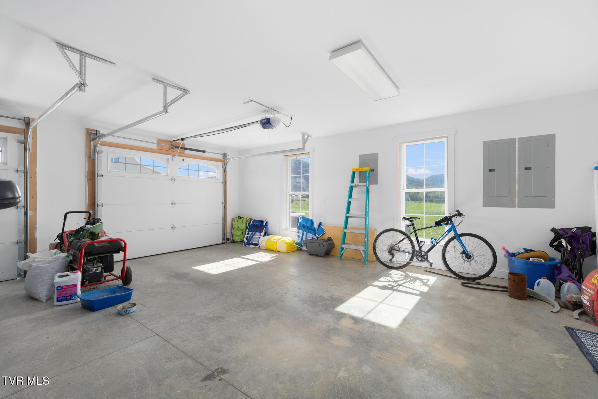 322 Arrowood Road Jonesborough, TN 37659 - Photo 42 of 58 Main level 2 car garage