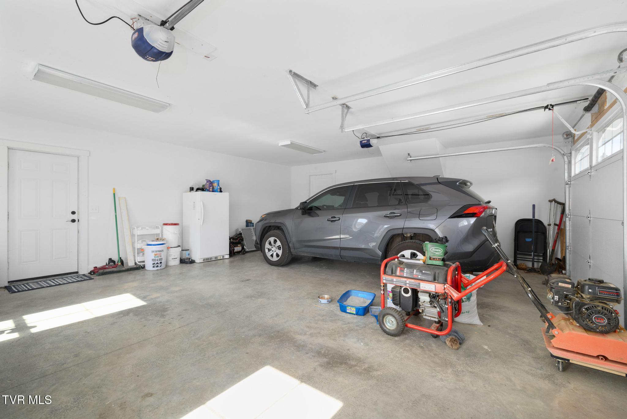 322 Arrowood Road Jonesborough, TN 37659 - Photo 43 of 58 Main level 2 car garage