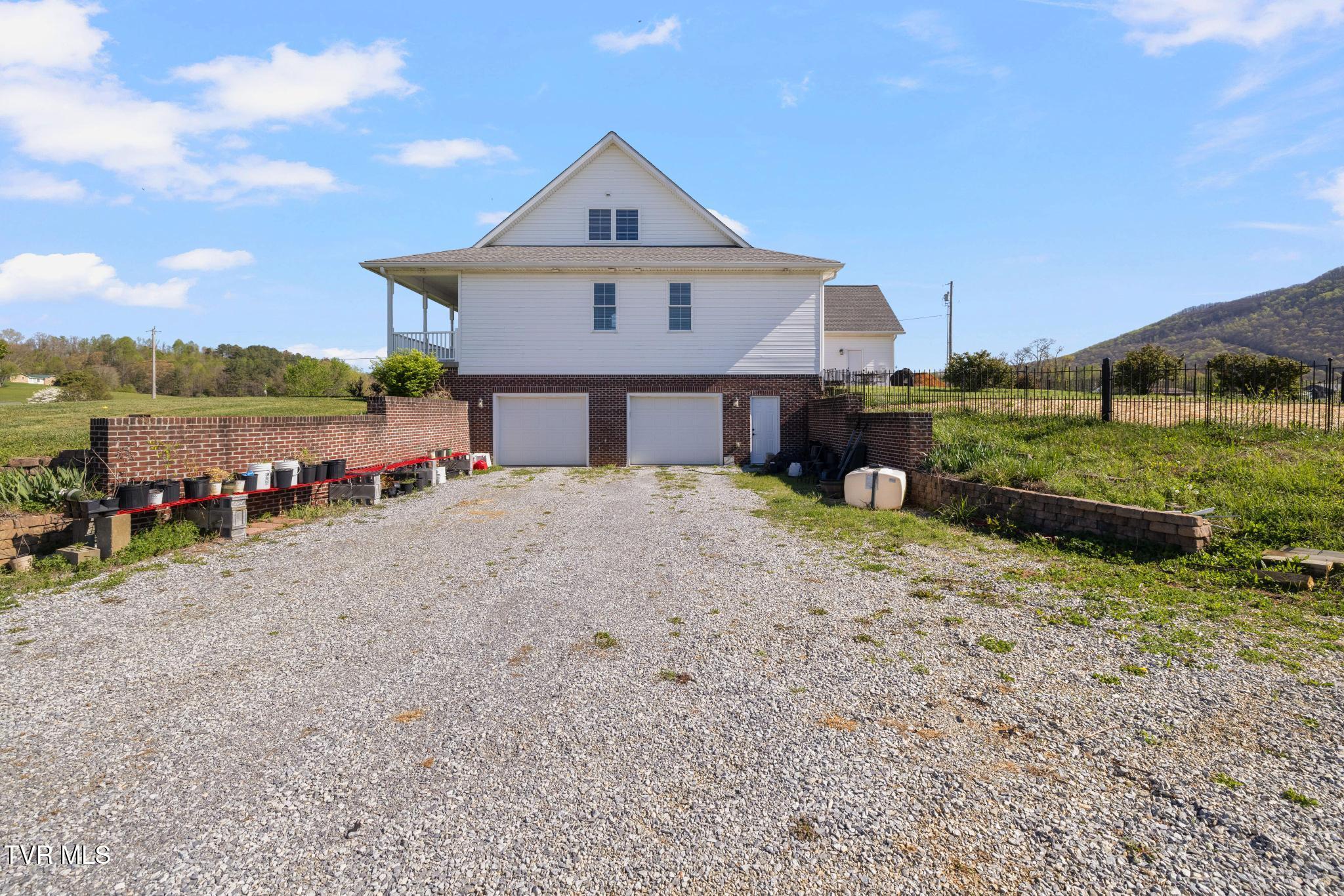 322 Arrowood Road Jonesborough, TN 37659 - Photo 48 of 58 Second driveway