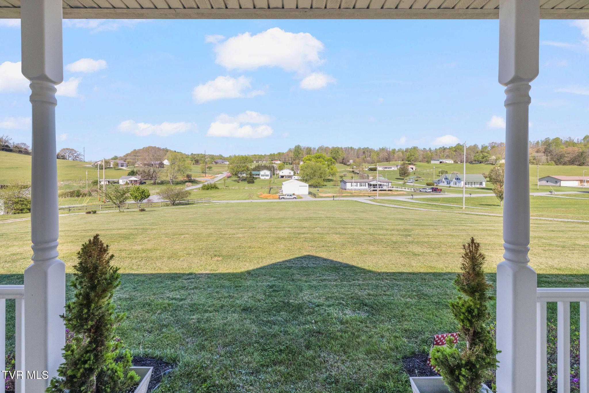 322 Arrowood Road Jonesborough, TN 37659 - Photo 9 of 58 Front porch view