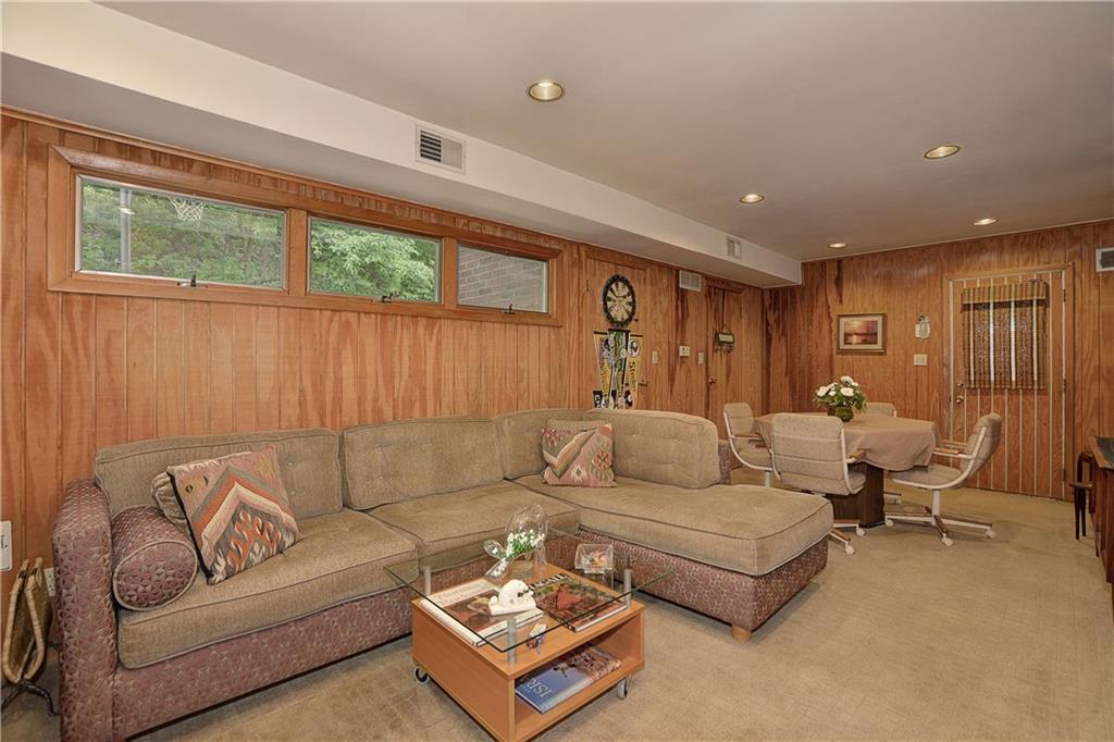 2856 Fernwald Road Pittsburgh, PA 15217 - Photo 8 of 24 Gallery Image 8