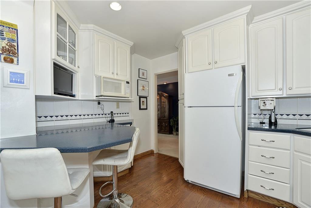 2856 Fernwald Road Pittsburgh, PA 15217 - Photo 10 of 24 Gallery Image 10