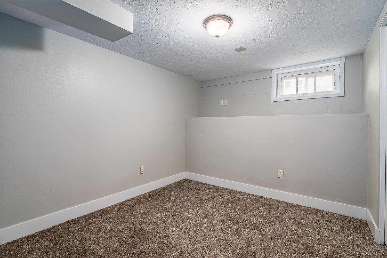 2509 West Sharp Avenue Spokane, WA 99201 - Photo 13 of 32