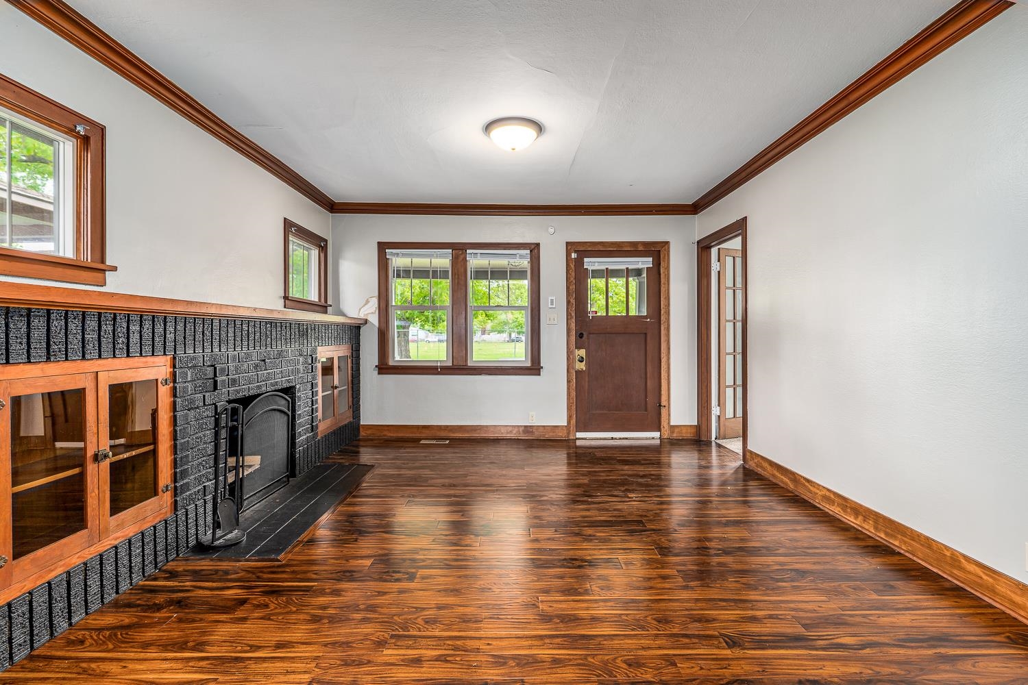 2509 West Sharp Avenue Spokane, WA 99201 - Photo 3 of 32