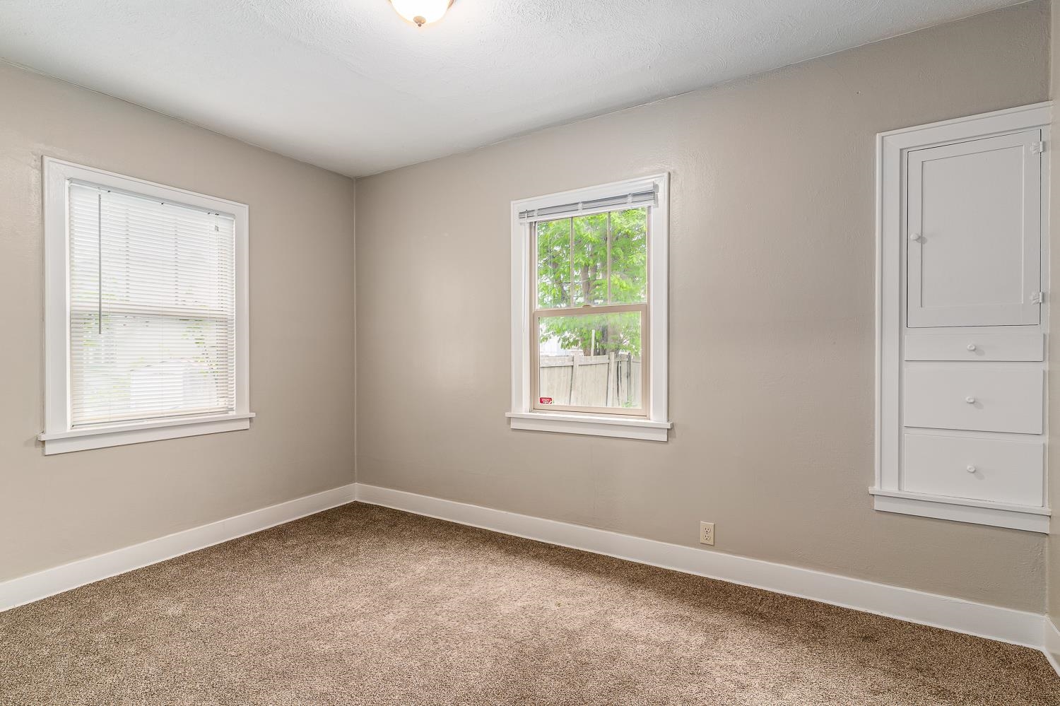 2509 West Sharp Avenue Spokane, WA 99201 - Photo 7 of 32