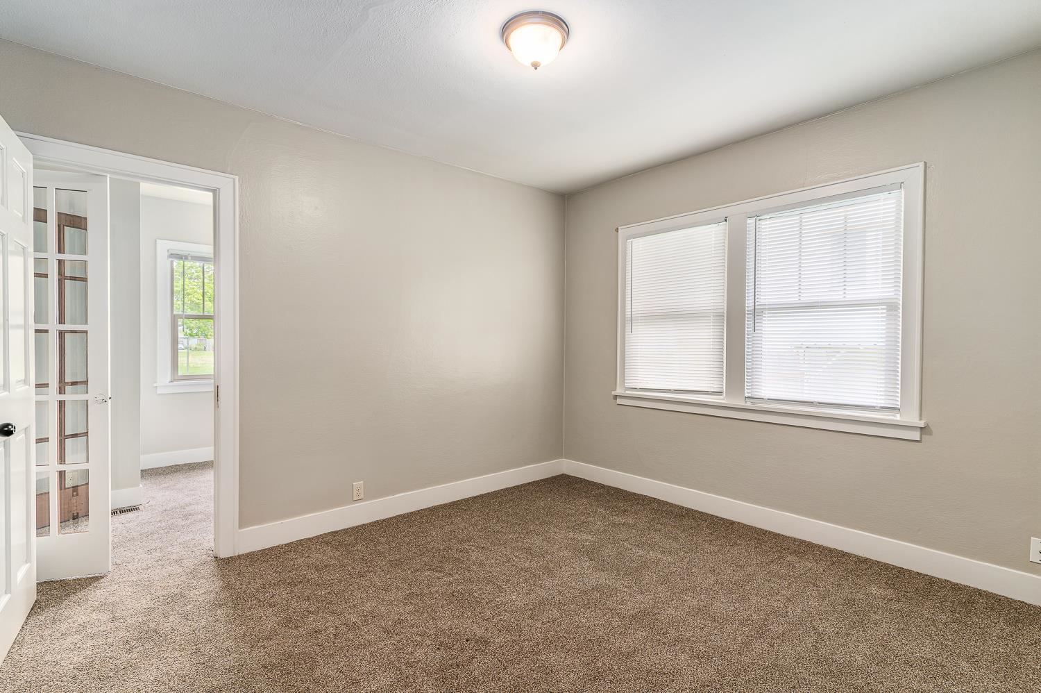 2509 West Sharp Avenue Spokane, WA 99201 - Photo 9 of 32
