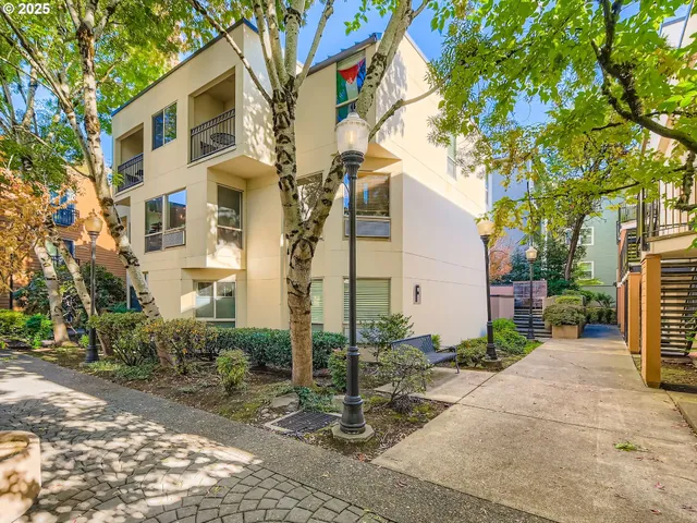 $219,000 | 1535 Southwest Clay Street, Unit 134, Portland, OR 97201