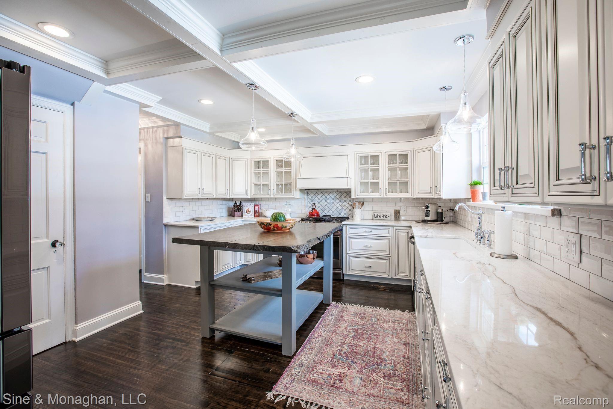 1082 Roslyn Road Grosse Pointe, MI 48236 - Photo 7 of 34 1082 Roslyn Rd-13.jpg