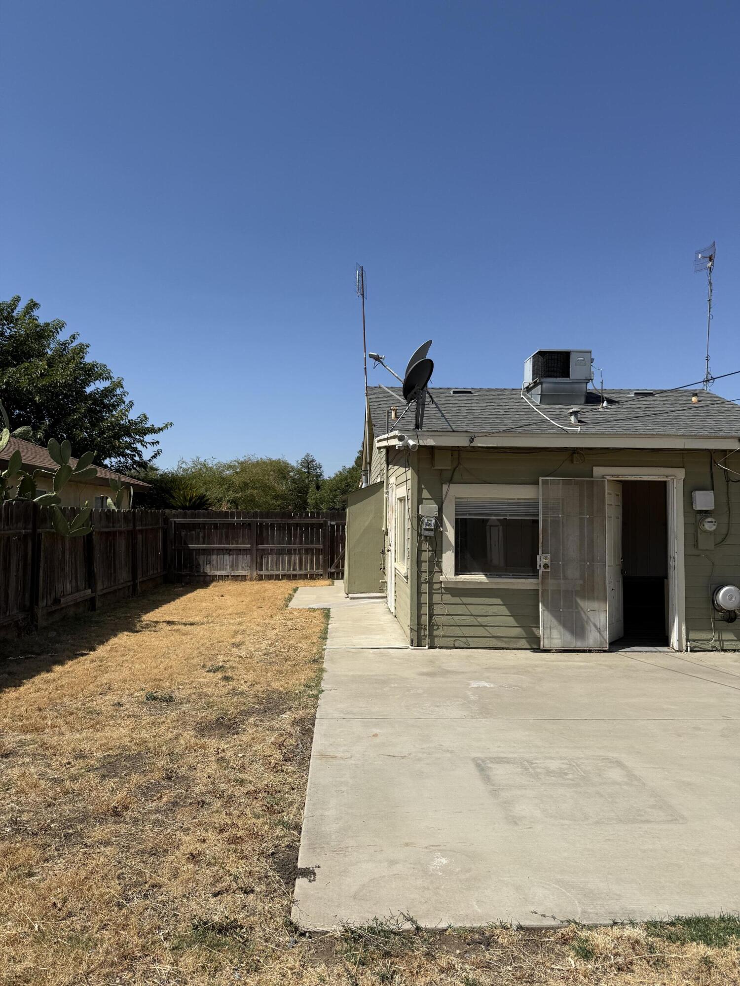137 North H Street Exeter, CA 93221 - Photo 21 of 22 IMG_1547