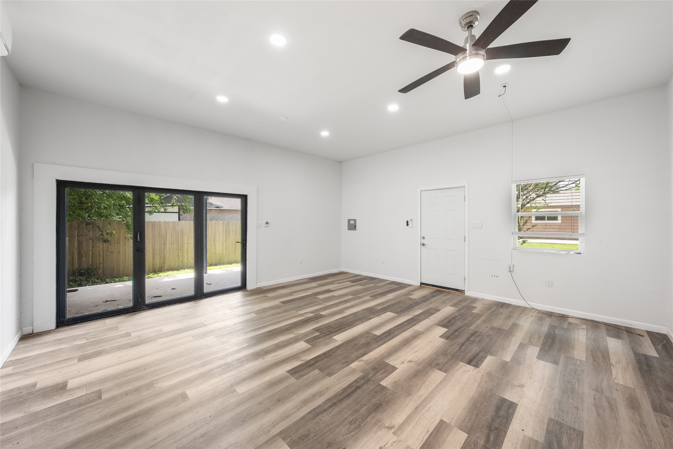 1153 Brookswood Avenue Austin, TX 78721 - Photo 4 of 25