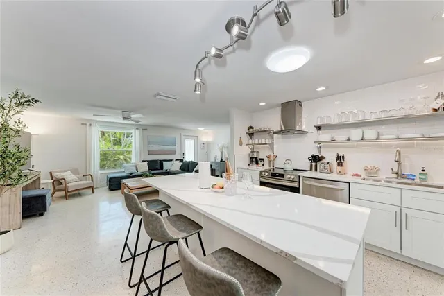 $2,495,000 | 116 Hammock Road, Anna Maria, FL 34216