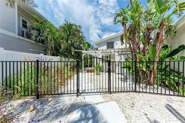 $2,495,000 | 116 Hammock Road, Anna Maria, FL 34216