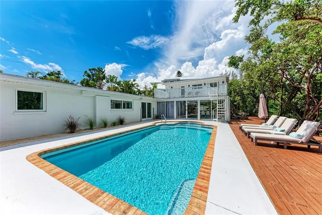 $2,495,000 | 116 Hammock Road, Anna Maria, FL 34216