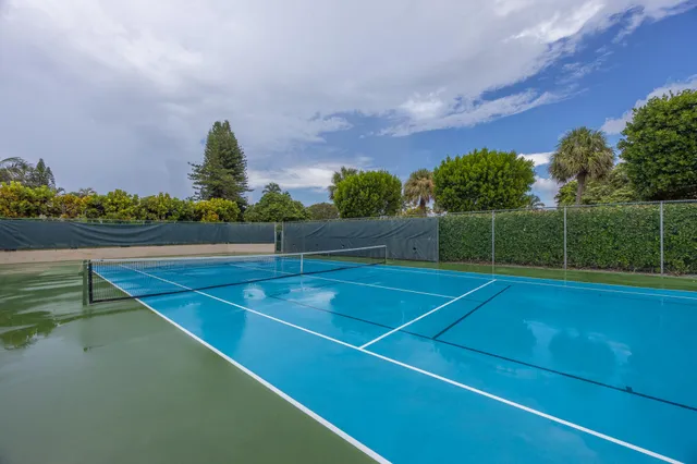 a view of a tennis court