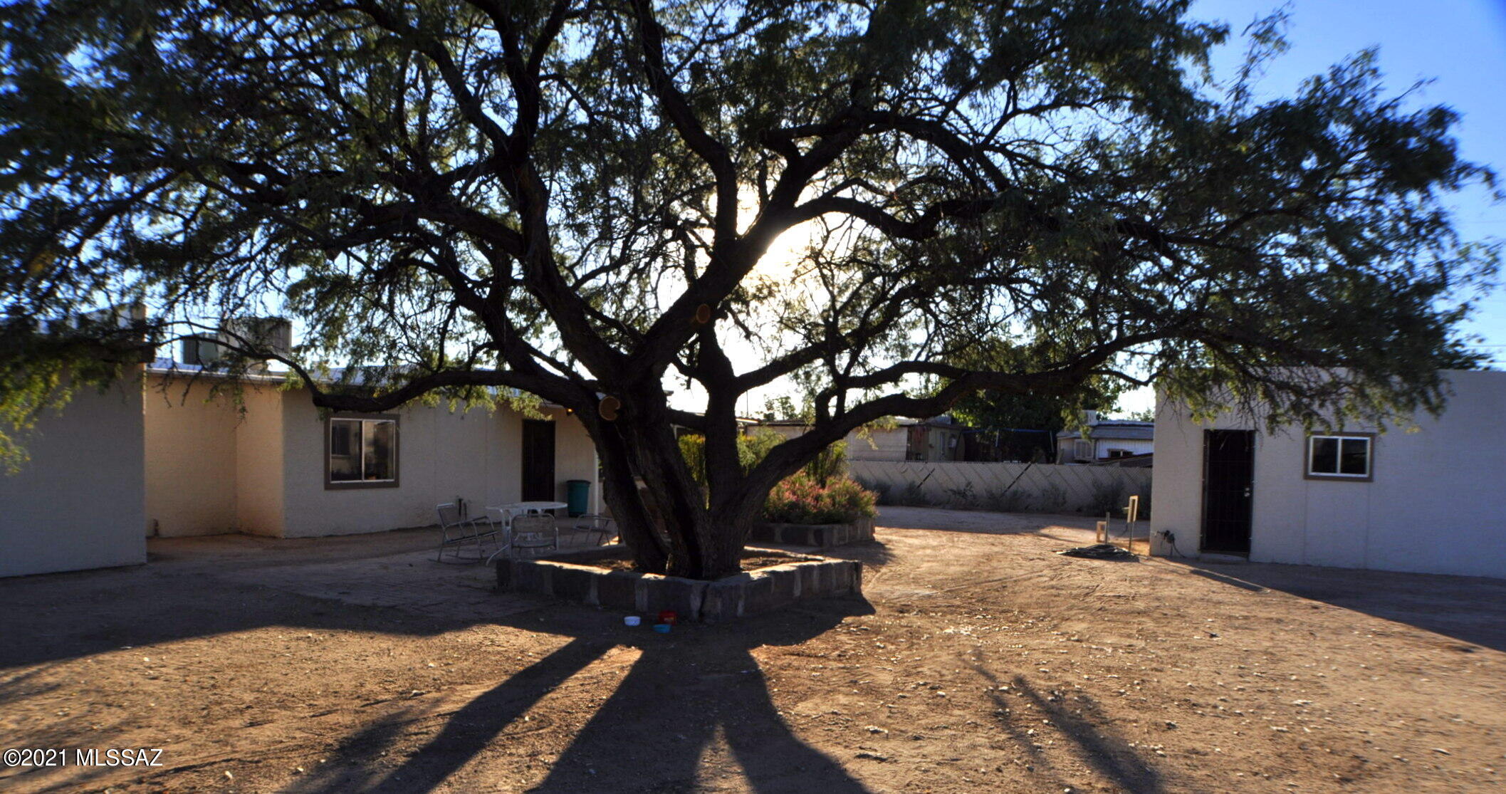 1051 East Mossman Road Tucson, AZ 85706 - Photo 7 of 48 Gallery Image 7