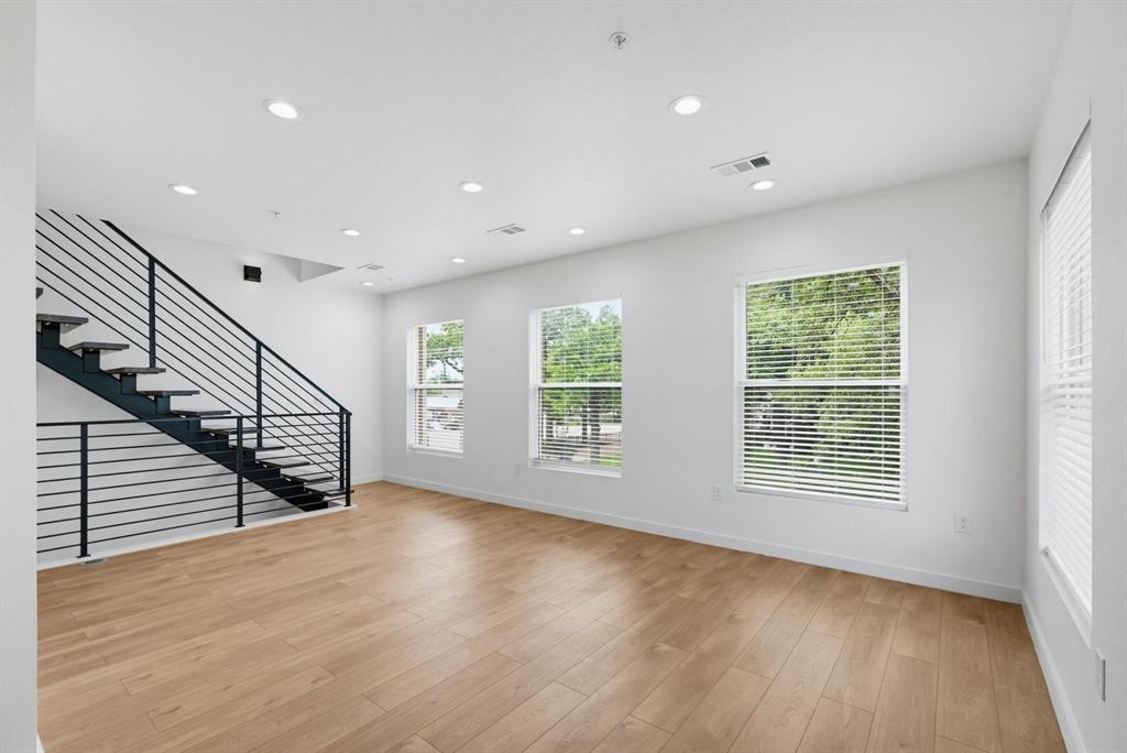 504 South O Connor Road Irving, TX 75060 - Photo 8 of 23