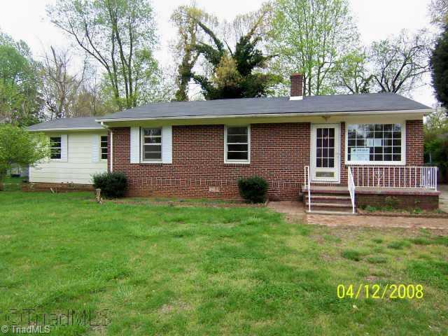 1514 Overbrook Road Burlington, NC 27215 - Photo 1 of 5 Exterior Front. front of house
