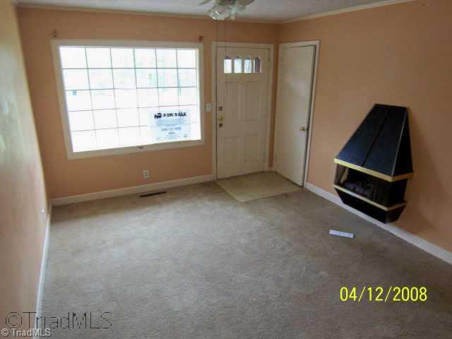 1514 Overbrook Road Burlington, NC 27215 - Photo 4 of 5 Other. living room