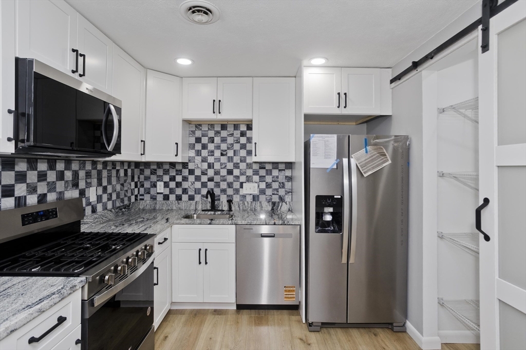 29 Concord Greene, Unit 2 Concord, MA 01742 - Photo 12 of 34