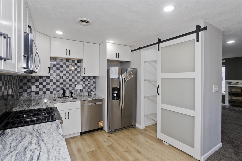 29 Concord Greene, Unit 2 Concord, MA 01742 - Photo 13 of 34