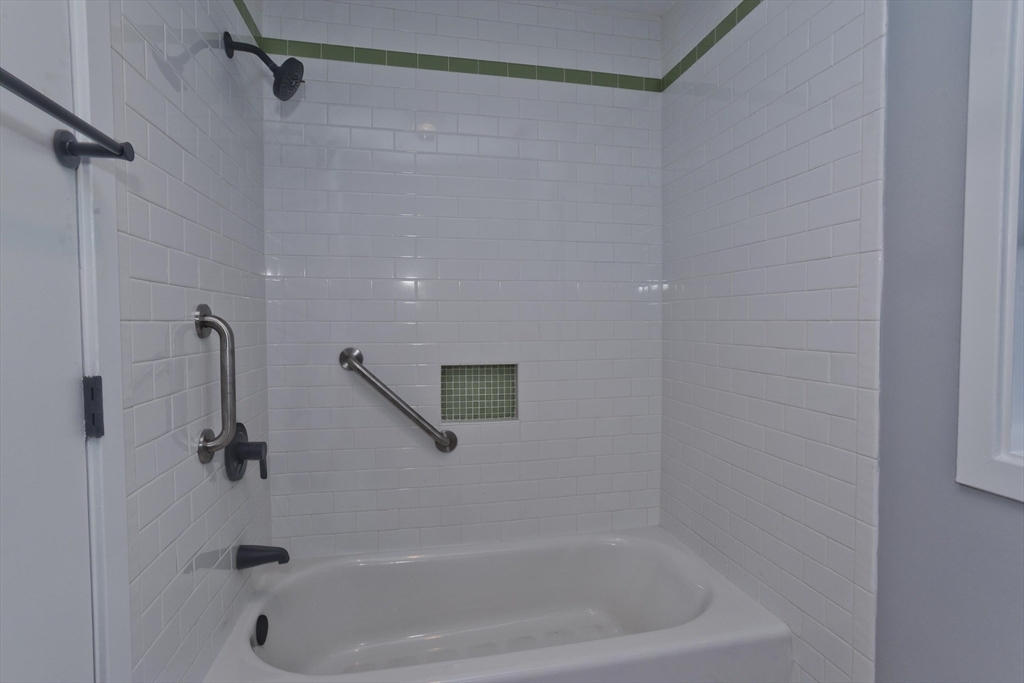 29 Concord Greene, Unit 2 Concord, MA 01742 - Photo 20 of 34