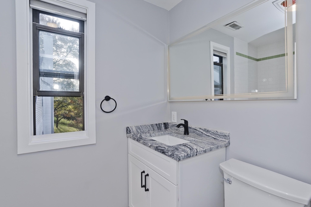 29 Concord Greene, Unit 2 Concord, MA 01742 - Photo 21 of 34