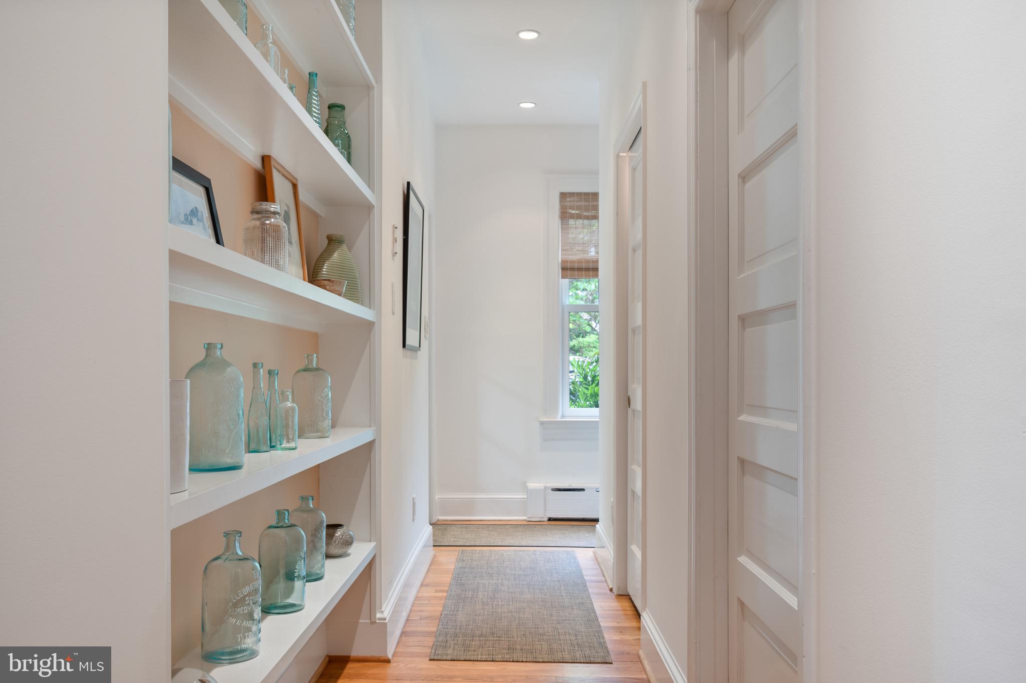 120 West Maple Street Alexandria, VA 22301 - Photo 28 of 100 a view of an entryway