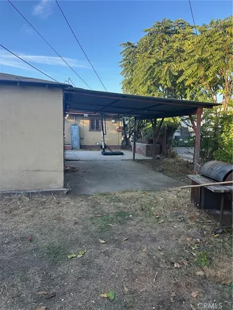 a view of a backyard with a sink