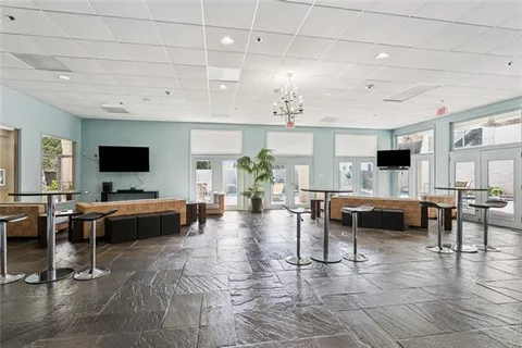 $114,900 | 1205 St Charles Avenue, Unit 604, New Orleans, LA 70130