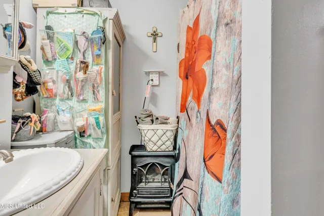 $550,000 | 6036 Mudline Road, Enid, MS 38927