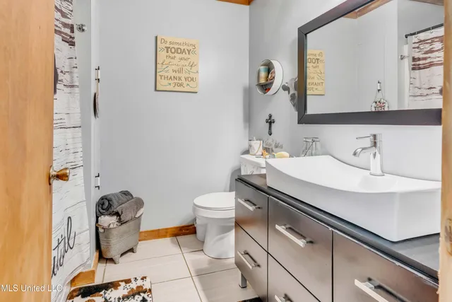 $550,000 | 6036 Mudline Road, Enid, MS 38927