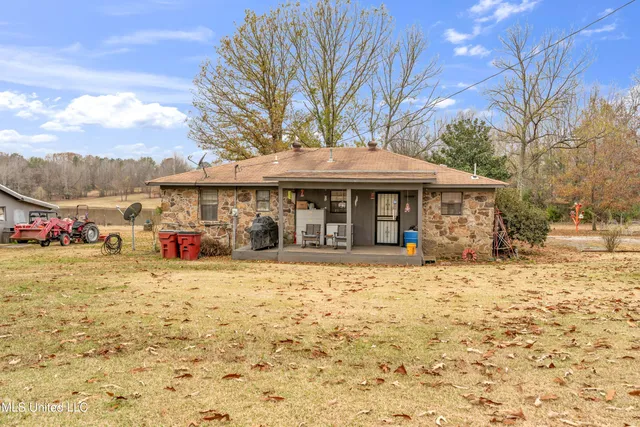$550,000 | 6036 Mudline Road, Enid, MS 38927