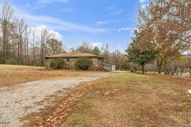 $550,000 | 6036 Mudline Road, Enid, MS 38927