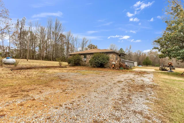 $550,000 | 6036 Mudline Road, Enid, MS 38927