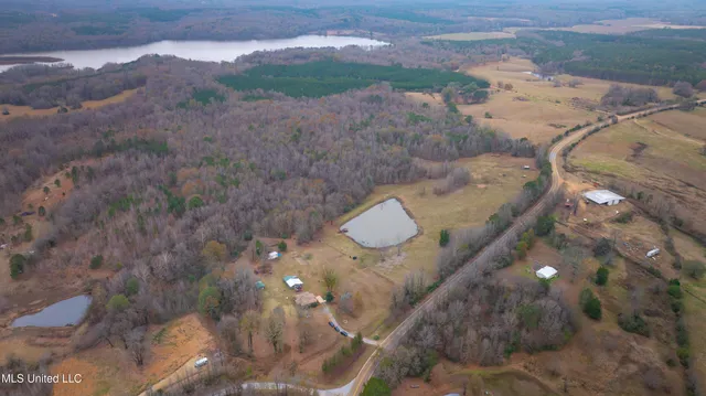 $550,000 | 6036 Mudline Road, Enid, MS 38927