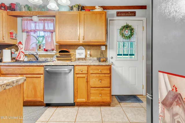 $550,000 | 6036 Mudline Road, Enid, MS 38927