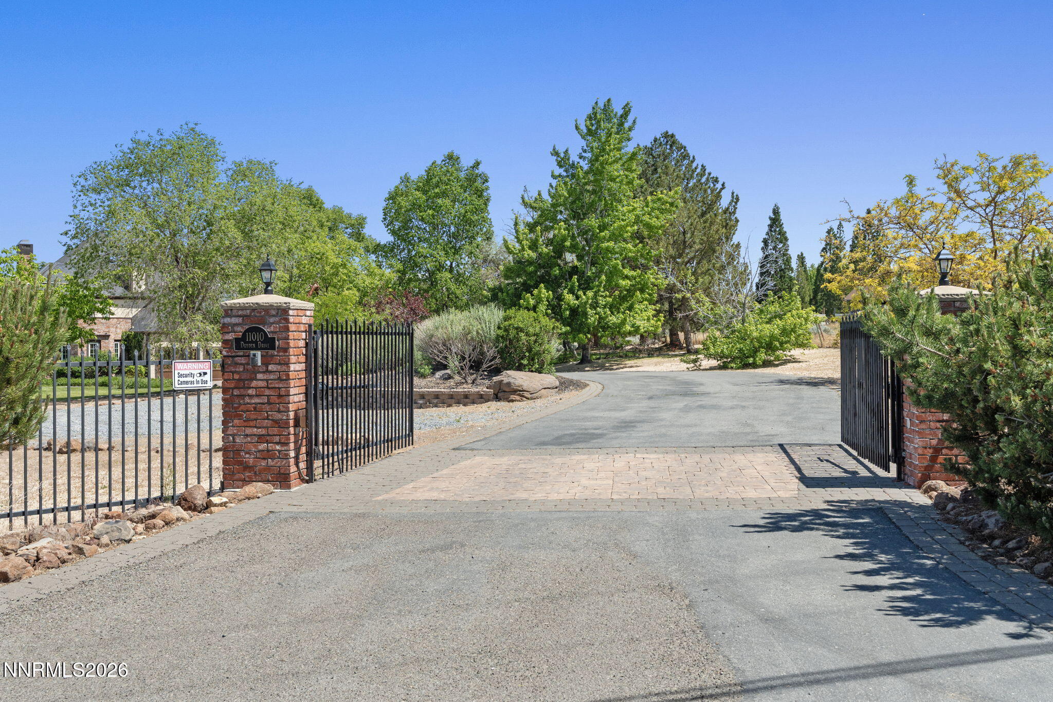 11010 Dryden Drive Reno, NV 89511 - Photo 6 of 61 11-web-or-mls-DSC04975