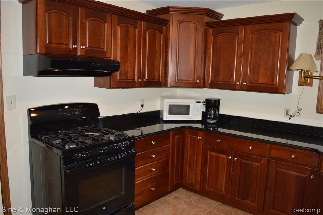 7710 Springborn Road Casco, MI 48064 - Photo 17 of 41 065.JPG