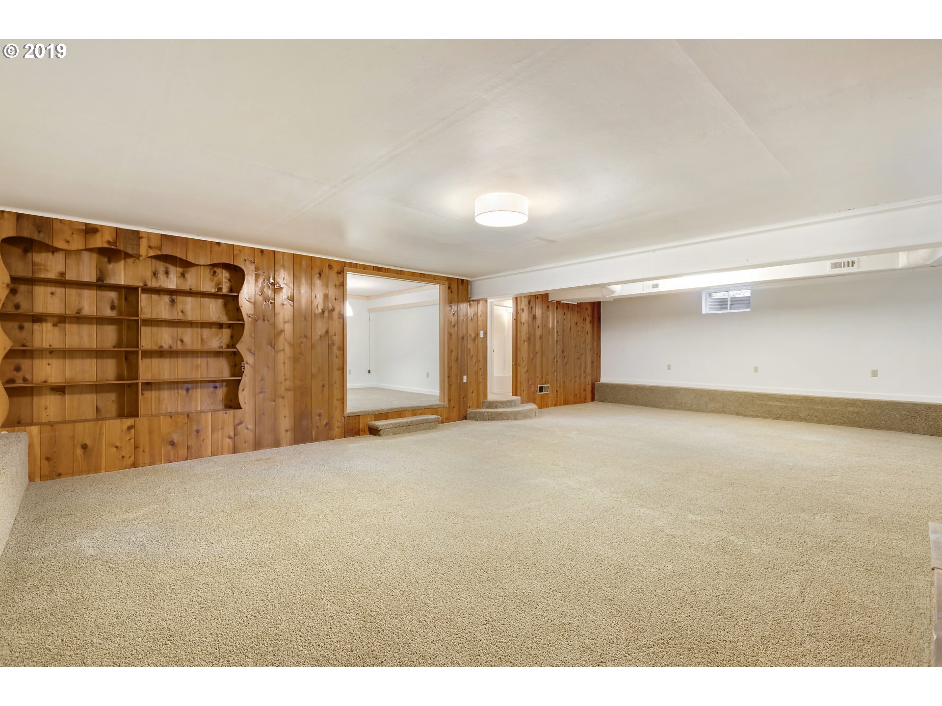 295 Southwest Birdshill Road Portland, OR 97219 - Photo 15 of 26 Family Room