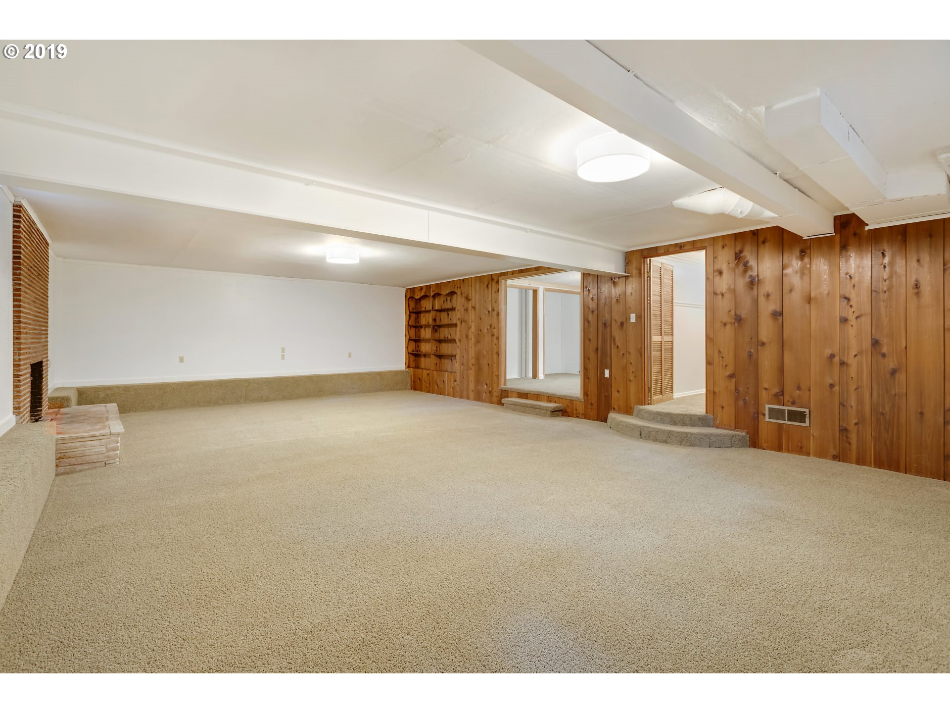 295 Southwest Birdshill Road Portland, OR 97219 - Photo 16 of 26 Family Room